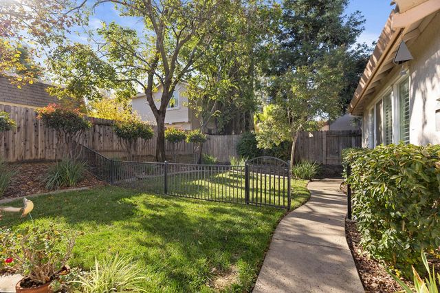 2567 Parkcrest Way, Roseville, CA 95747