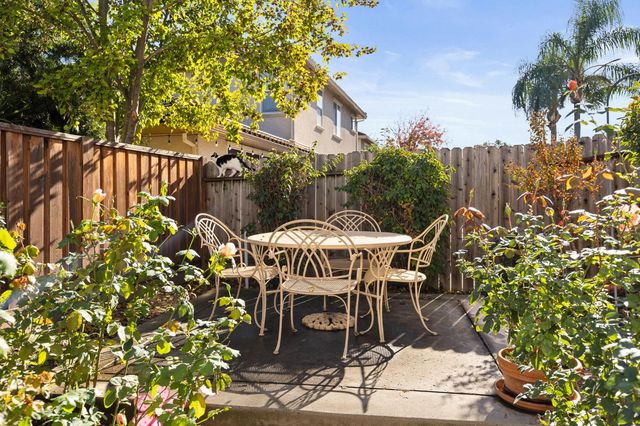 2567 Parkcrest Way, Roseville, CA 95747