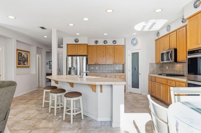 2567 Parkcrest Way, Roseville, CA 95747