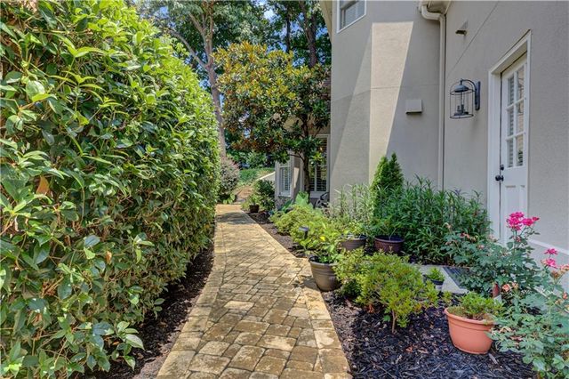 650 River Falls Court, Roswell, GA 30076