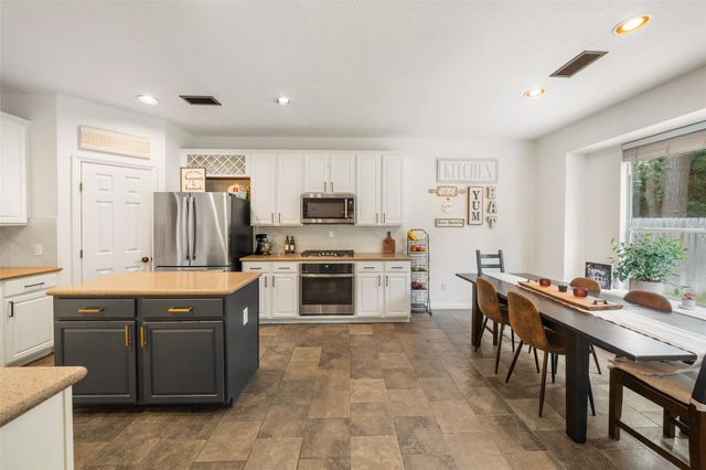 30 S Creekmist Place, The Woodlands, TX 77385