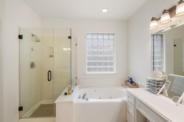 30 S Creekmist Place, The Woodlands, TX 77385