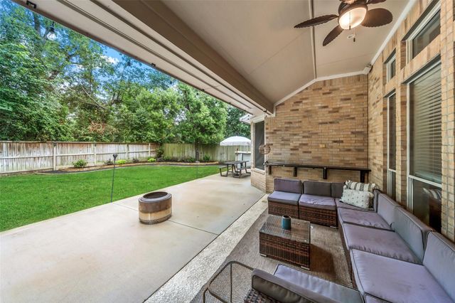 30 S Creekmist Place, The Woodlands, TX 77385