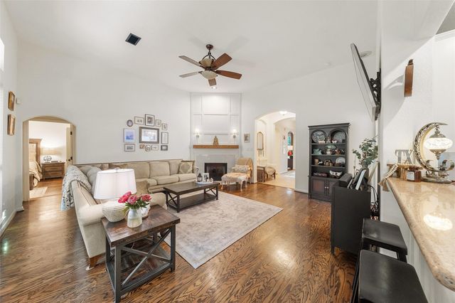 30 S Creekmist Place, The Woodlands, TX 77385