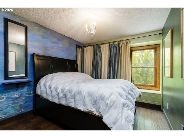 370 Sw 4TH St, Gresham, OR 97080