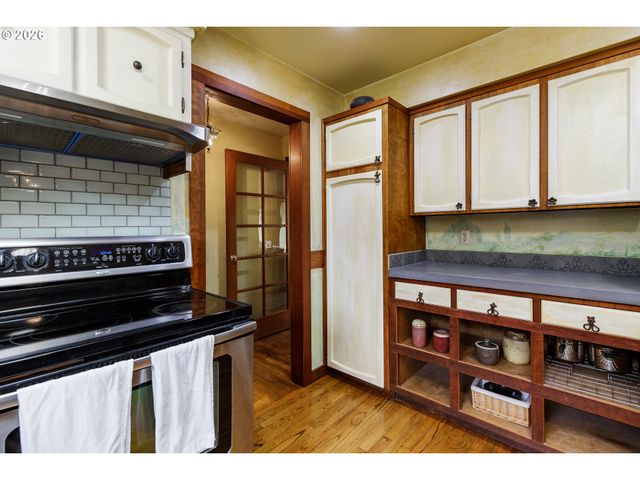370 Sw 4TH St, Gresham, OR 97080