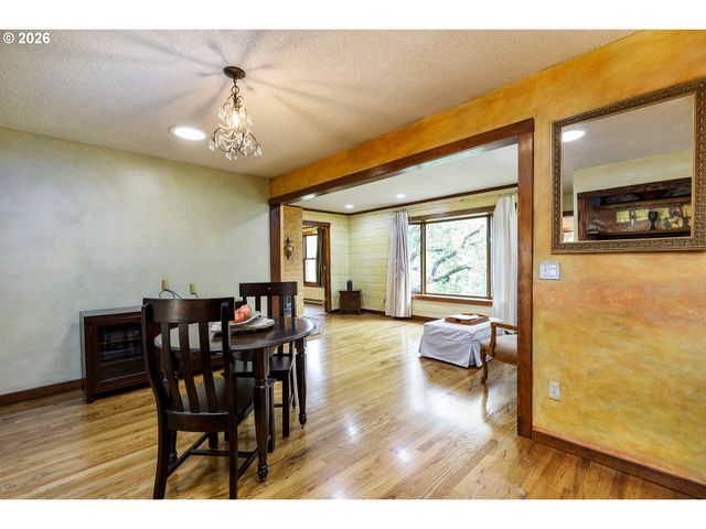 370 Sw 4TH St, Gresham, OR 97080