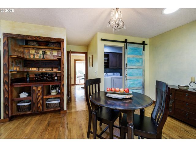 370 Sw 4TH St, Gresham, OR 97080