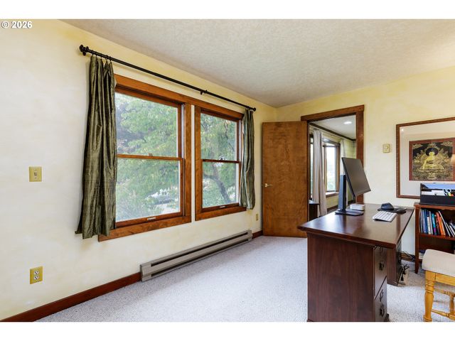 370 Sw 4TH St, Gresham, OR 97080