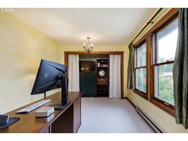 370 Sw 4TH St, Gresham, OR 97080