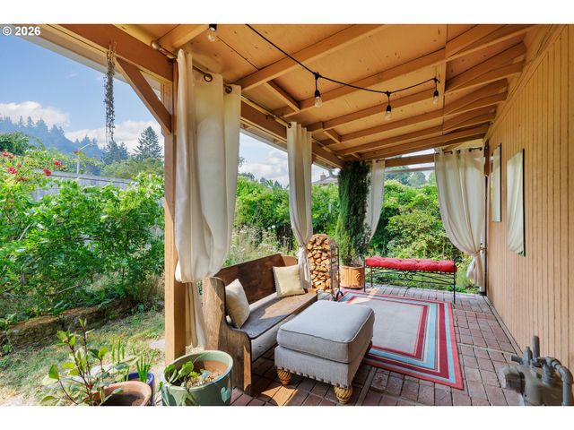 370 Sw 4TH St, Gresham, OR 97080