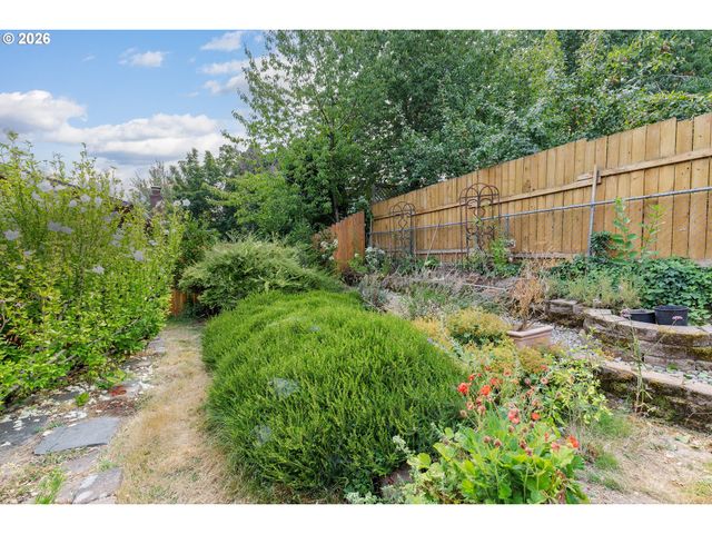 370 Sw 4TH St, Gresham, OR 97080