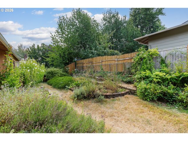 370 Sw 4TH St, Gresham, OR 97080