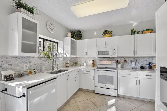 3249 Jog Park Drive 3513, Greenacres, FL 33467