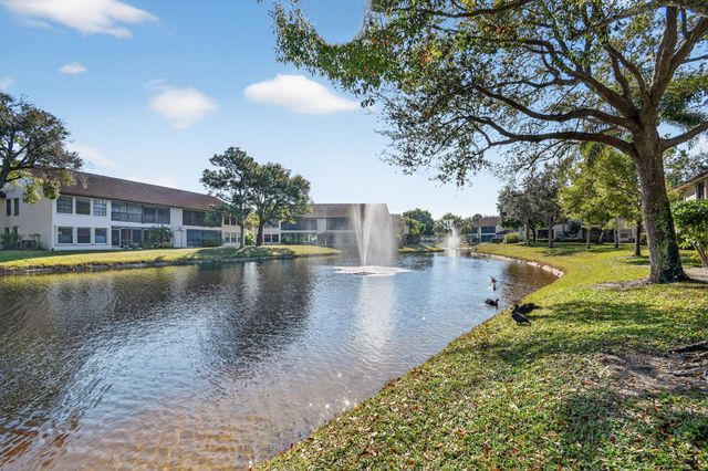 3249 Jog Park Drive 3513, Greenacres, FL 33467