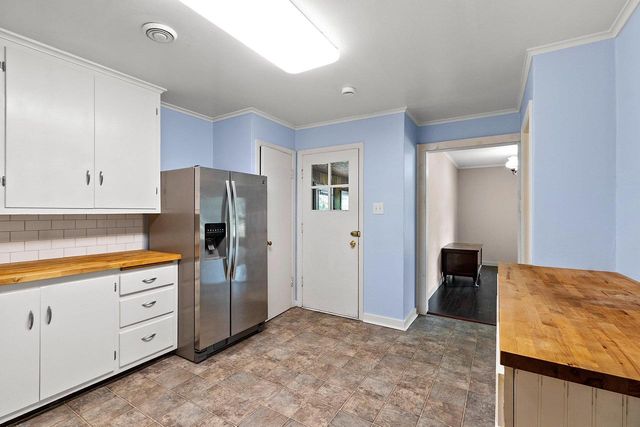 101 W WHITNEY STREET, Green Bay, WI 54301