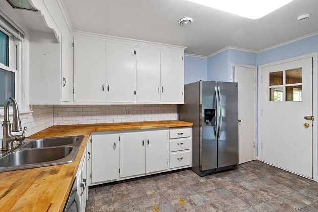 101 W WHITNEY STREET, Green Bay, WI 54301