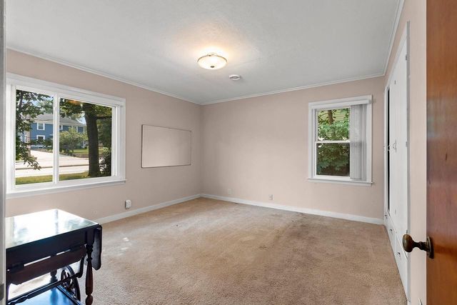 101 W WHITNEY STREET, Green Bay, WI 54301