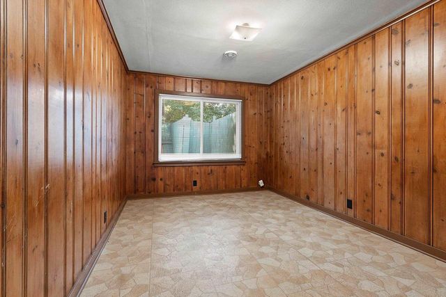 101 W WHITNEY STREET, Green Bay, WI 54301