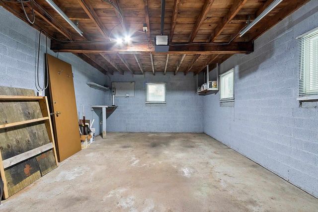 101 W WHITNEY STREET, Green Bay, WI 54301