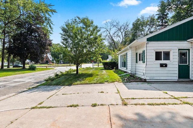 101 W WHITNEY STREET, Green Bay, WI 54301