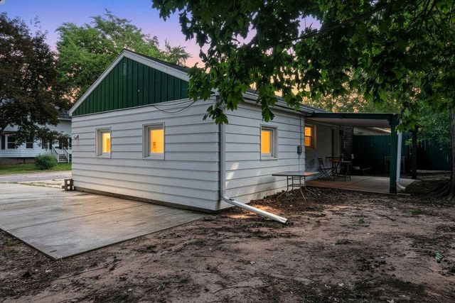 101 W WHITNEY STREET, Green Bay, WI 54301
