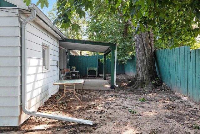 101 W WHITNEY STREET, Green Bay, WI 54301
