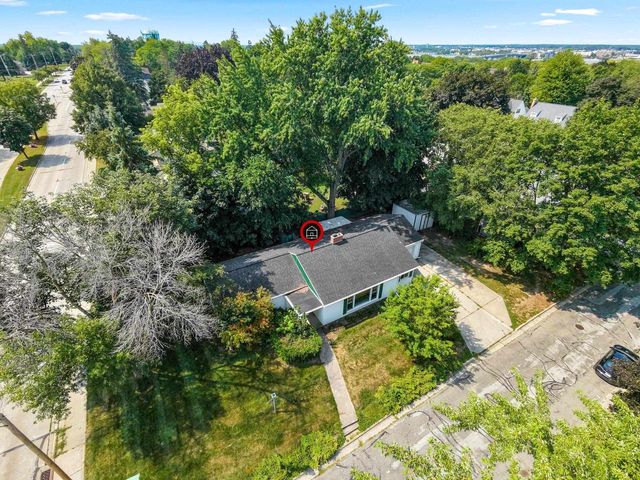 101 W WHITNEY STREET, Green Bay, WI 54301