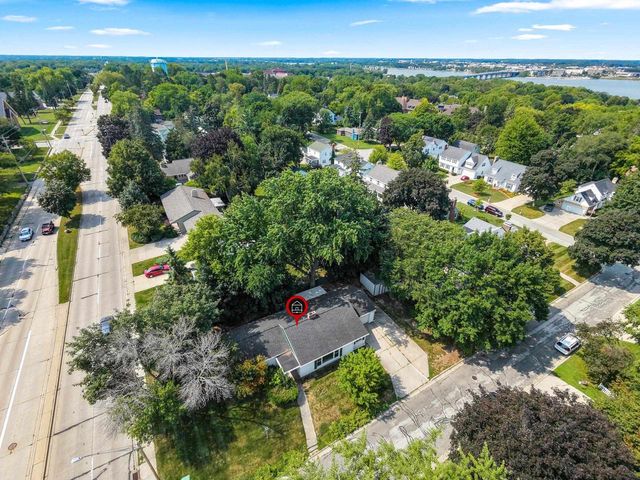 101 W WHITNEY STREET, Green Bay, WI 54301