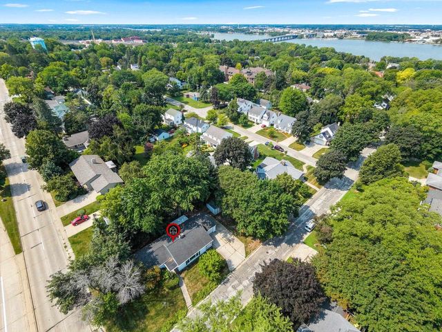 101 W WHITNEY STREET, Green Bay, WI 54301