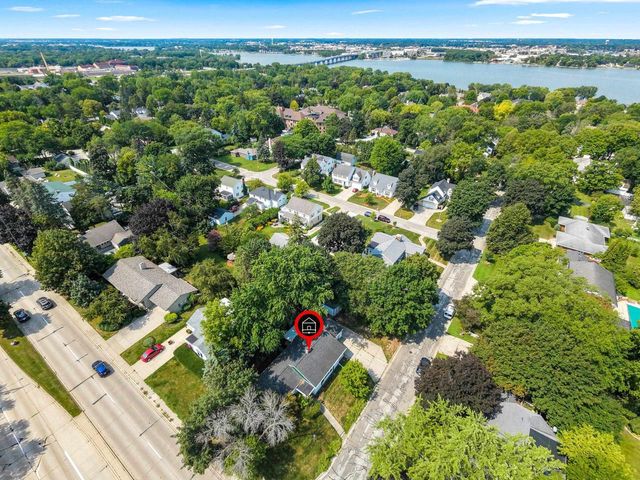 101 W WHITNEY STREET, Green Bay, WI 54301