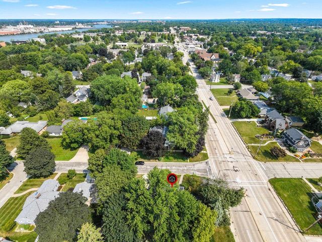101 W WHITNEY STREET, Green Bay, WI 54301