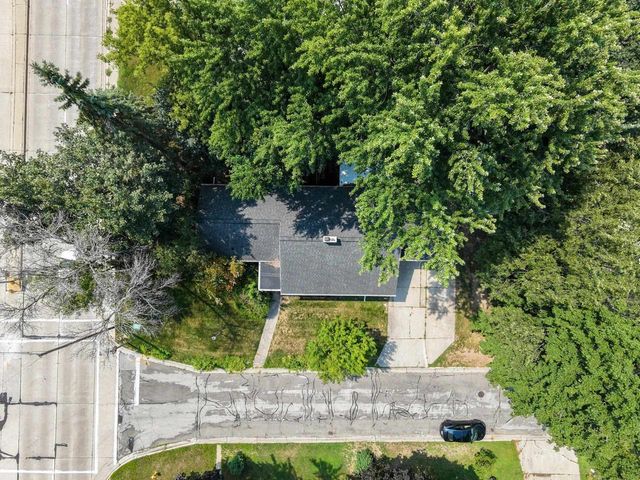 101 W WHITNEY STREET, Green Bay, WI 54301