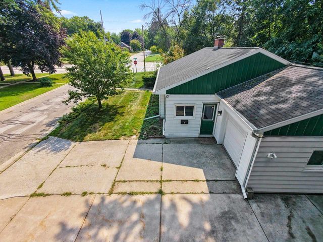 101 W WHITNEY STREET, Green Bay, WI 54301