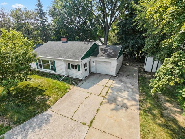 101 W WHITNEY STREET, Green Bay, WI 54301