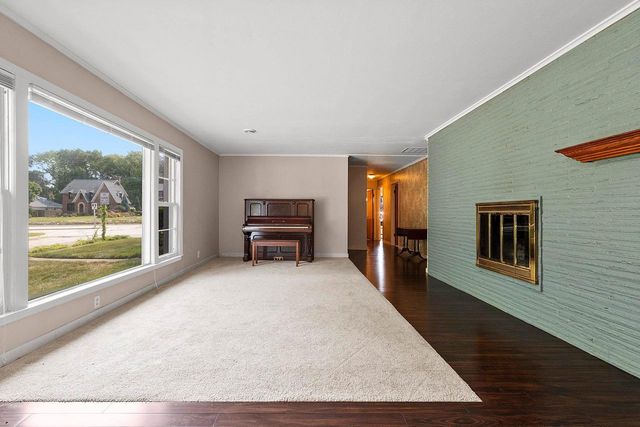 101 W WHITNEY STREET, Green Bay, WI 54301