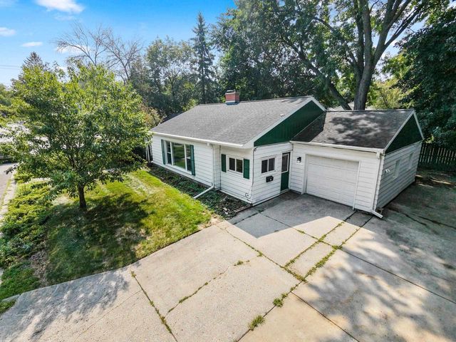 101 W WHITNEY STREET, Green Bay, WI 54301