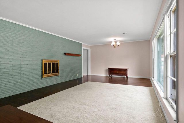 101 W WHITNEY STREET, Green Bay, WI 54301