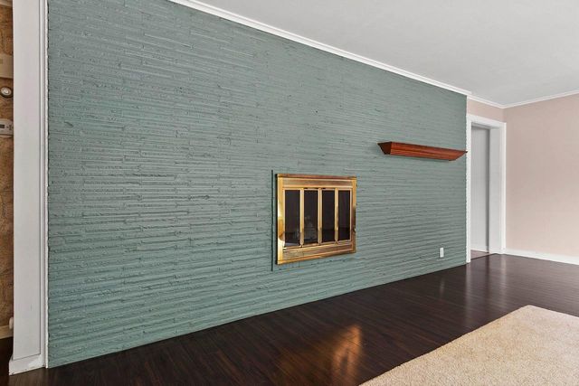 101 W WHITNEY STREET, Green Bay, WI 54301