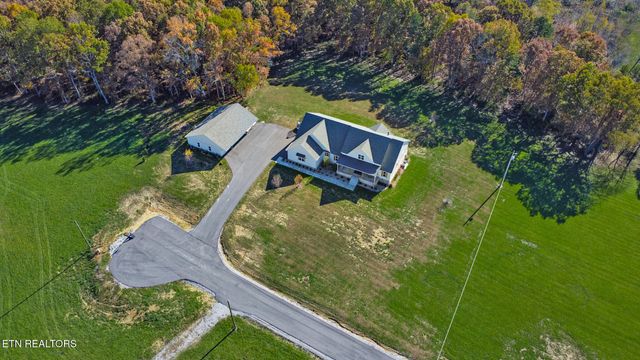 422 Peach Lane, Jamestown, TN 38556