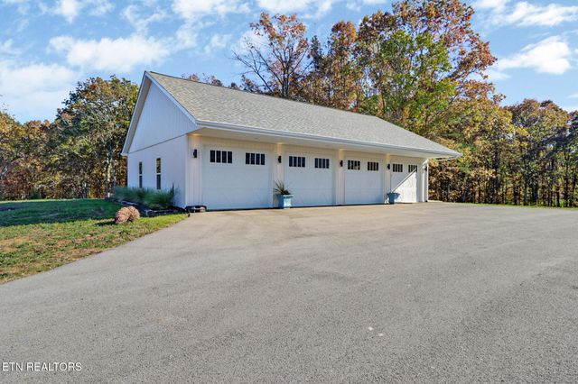 422 Peach Lane, Jamestown, TN 38556