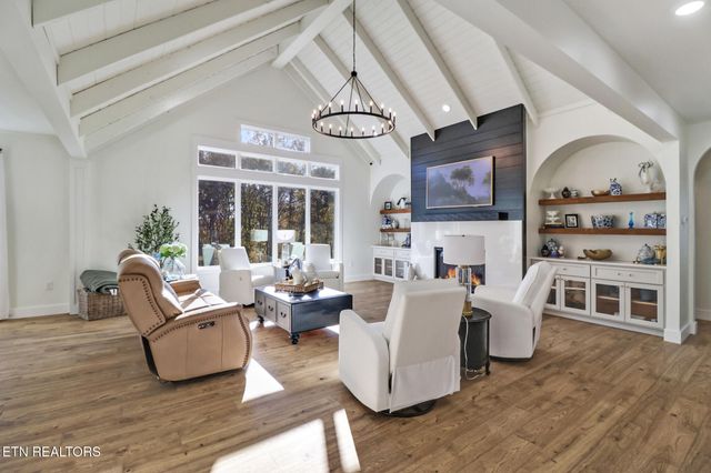 422 Peach Lane, Jamestown, TN 38556