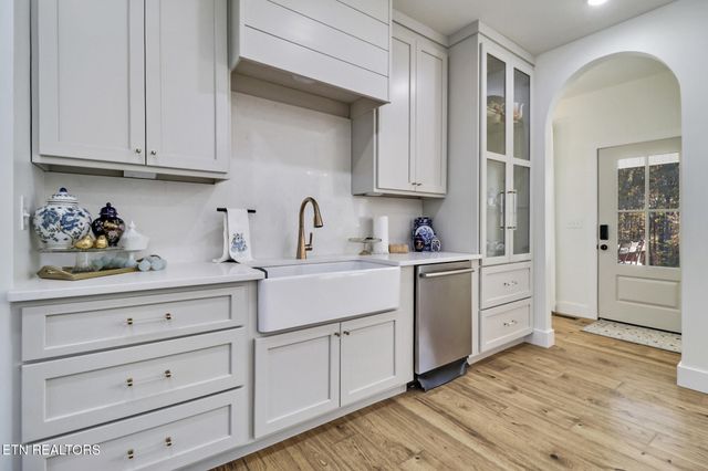 422 Peach Lane, Jamestown, TN 38556