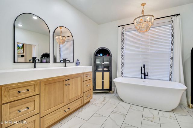 422 Peach Lane, Jamestown, TN 38556