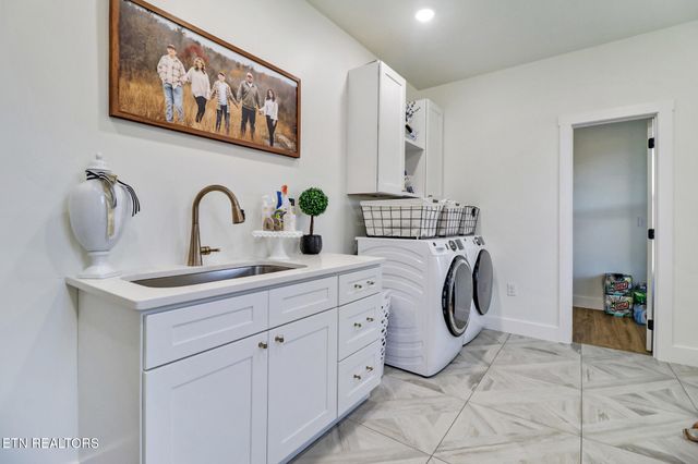 422 Peach Lane, Jamestown, TN 38556