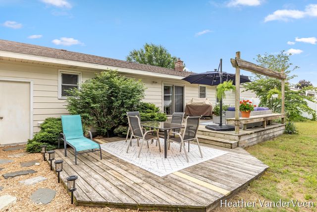 7887 Park Lane Avenue, Georgetown Twp, MI 49428