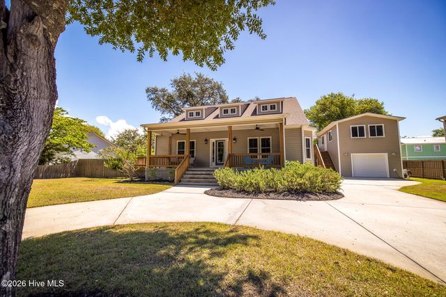 116 NW 8th Street, Oak Island, NC 28465