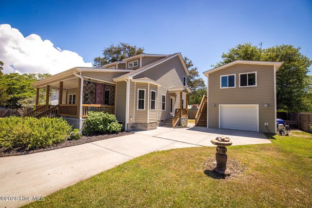 116 NW 8th Street, Oak Island, NC 28465
