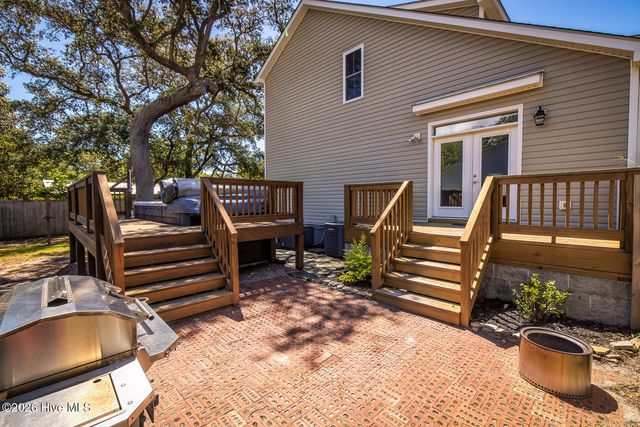 116 NW 8th Street, Oak Island, NC 28465