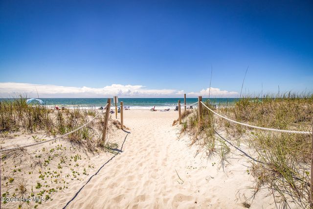 116 NW 8th Street, Oak Island, NC 28465